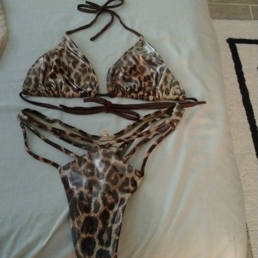 Ladies thong animal print bikini